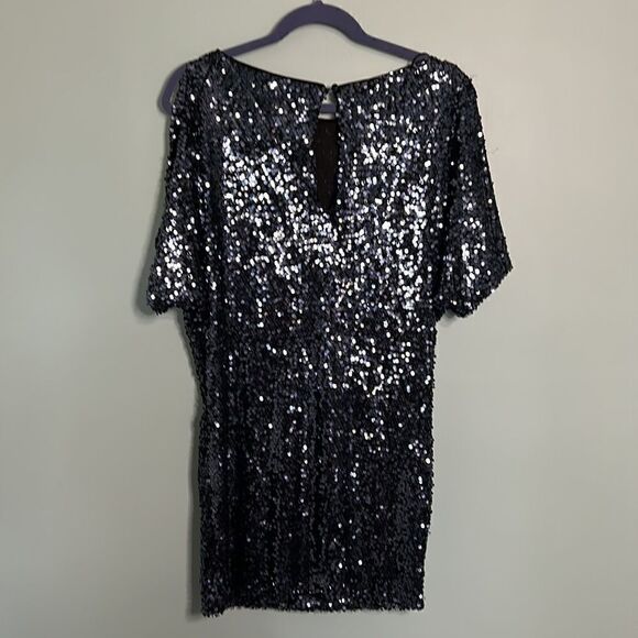 Cache Cold Shoulder Sequin Dress - Picture 6 of 8
